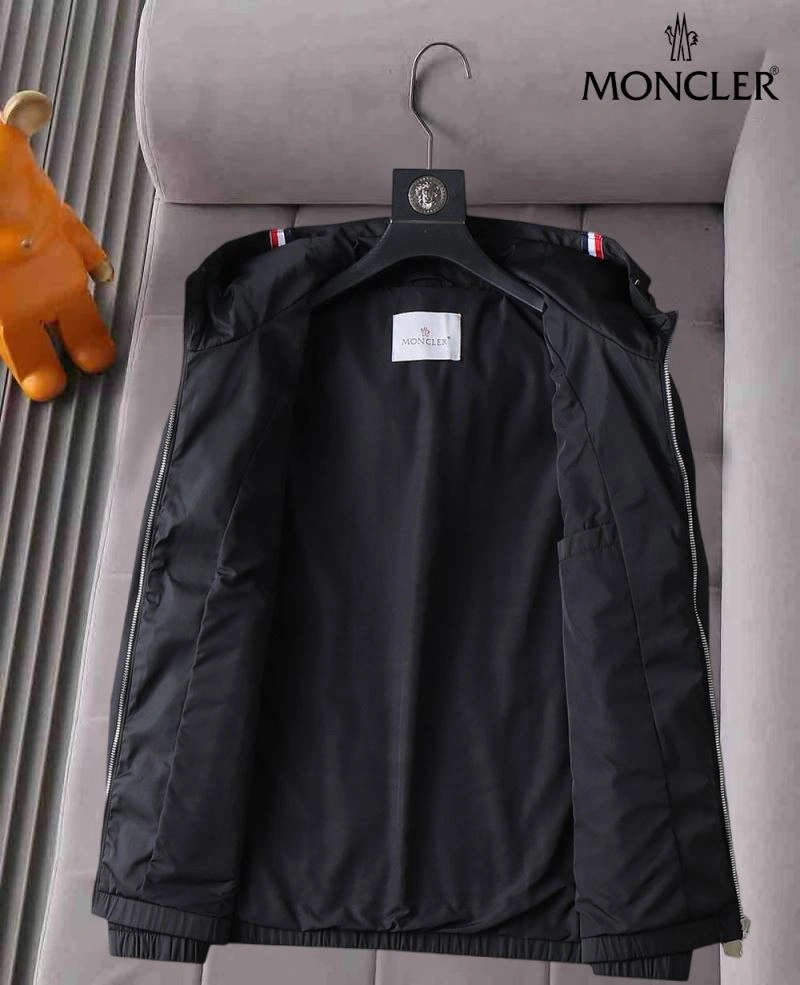 Moncler Outwear TechFriendly 141907