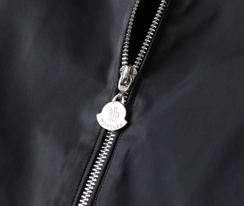 Moncler Outwear TechFriendly 141907