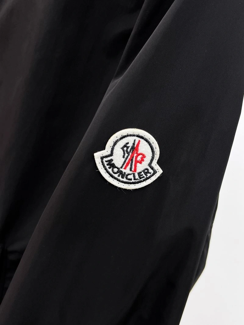 Moncler Outwear Elegant 141906