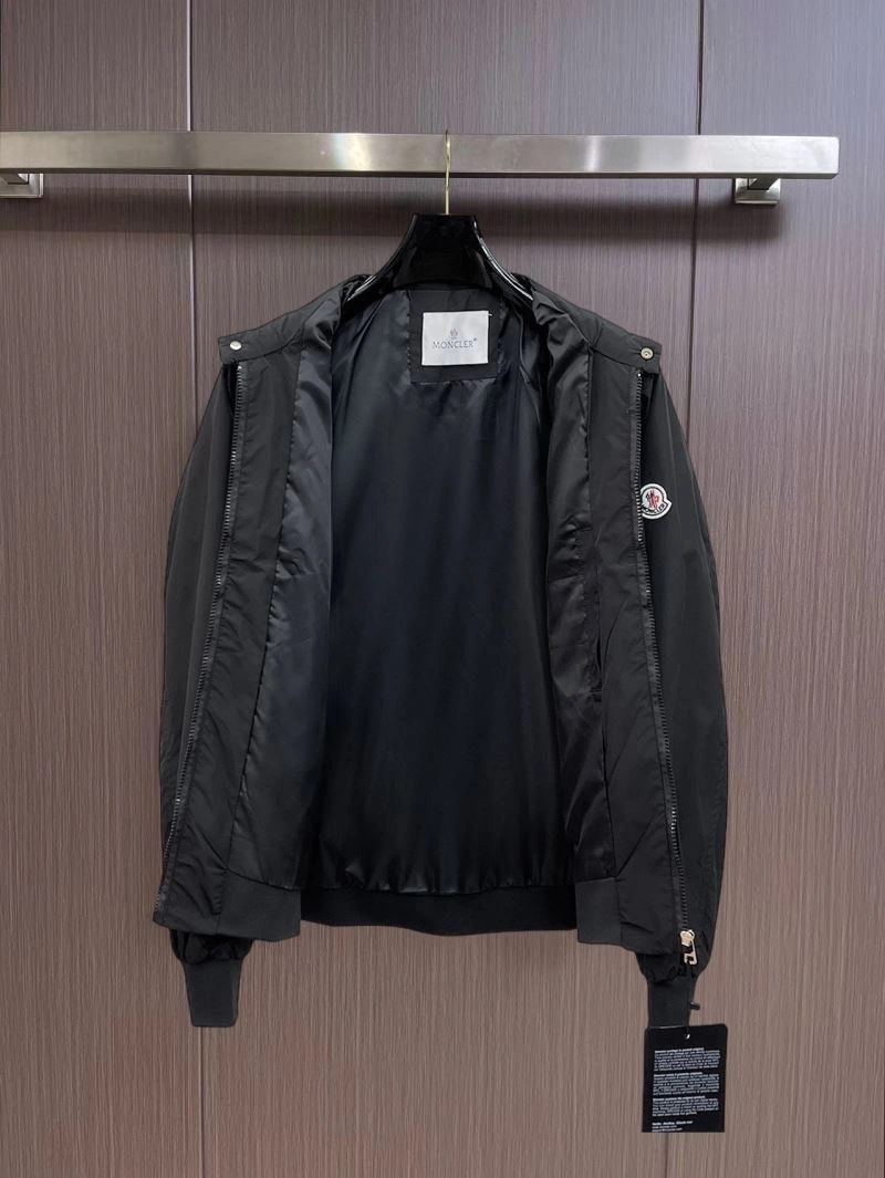 Moncler Outwear Elegant 141906