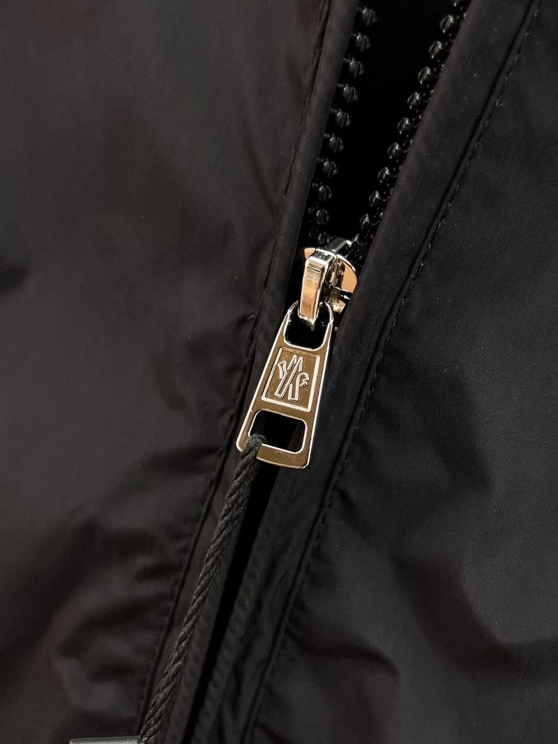 Moncler Outwear Elegant 141906