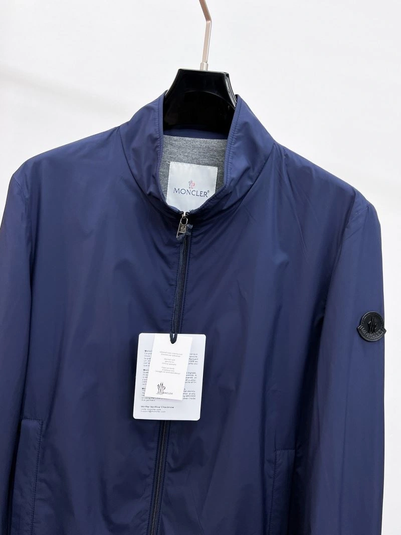 Minimalist Moncler Outwear 141904