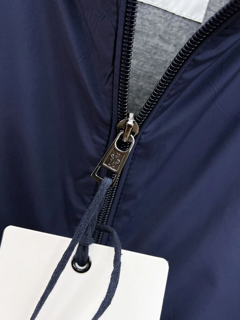 Minimalist Moncler Outwear 141904