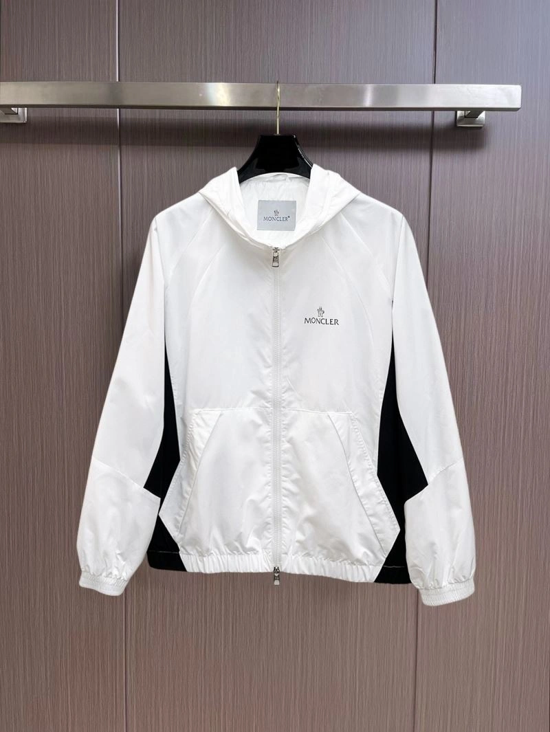Moncler Outwear Cozy 141902