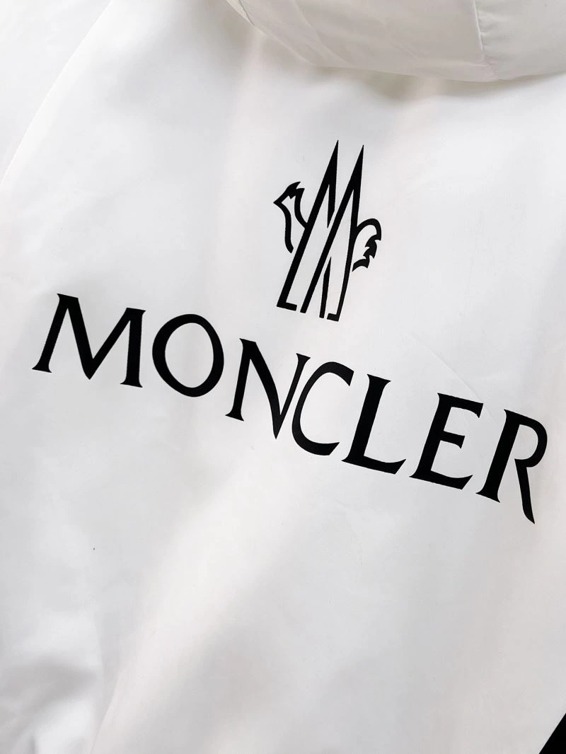Moncler Outwear Cozy 141902