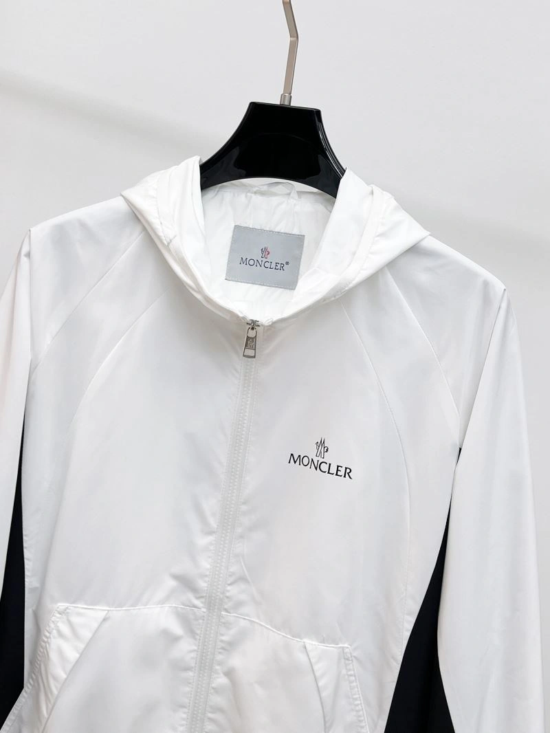 Moncler Outwear Cozy 141902