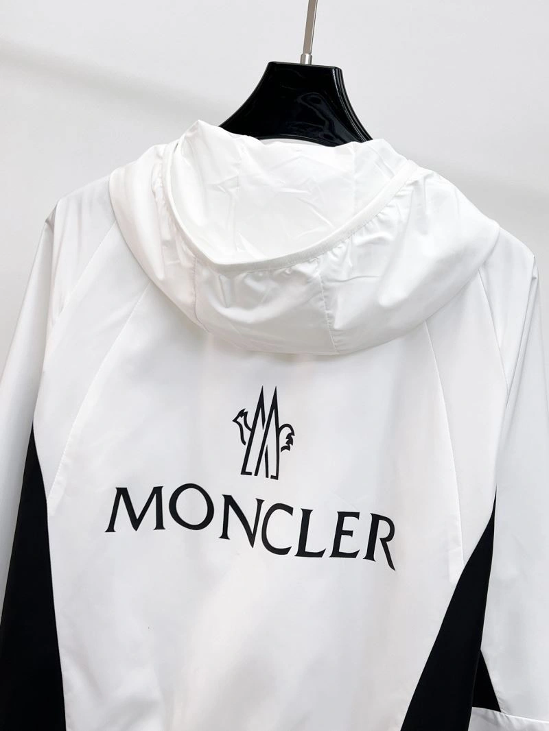 Moncler Outwear Cozy 141902