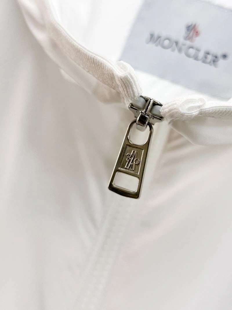 Moncler Outwear Cozy 141902