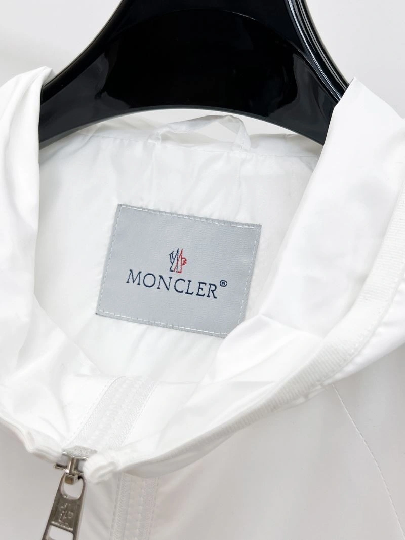 Moncler Outwear Cozy 141902