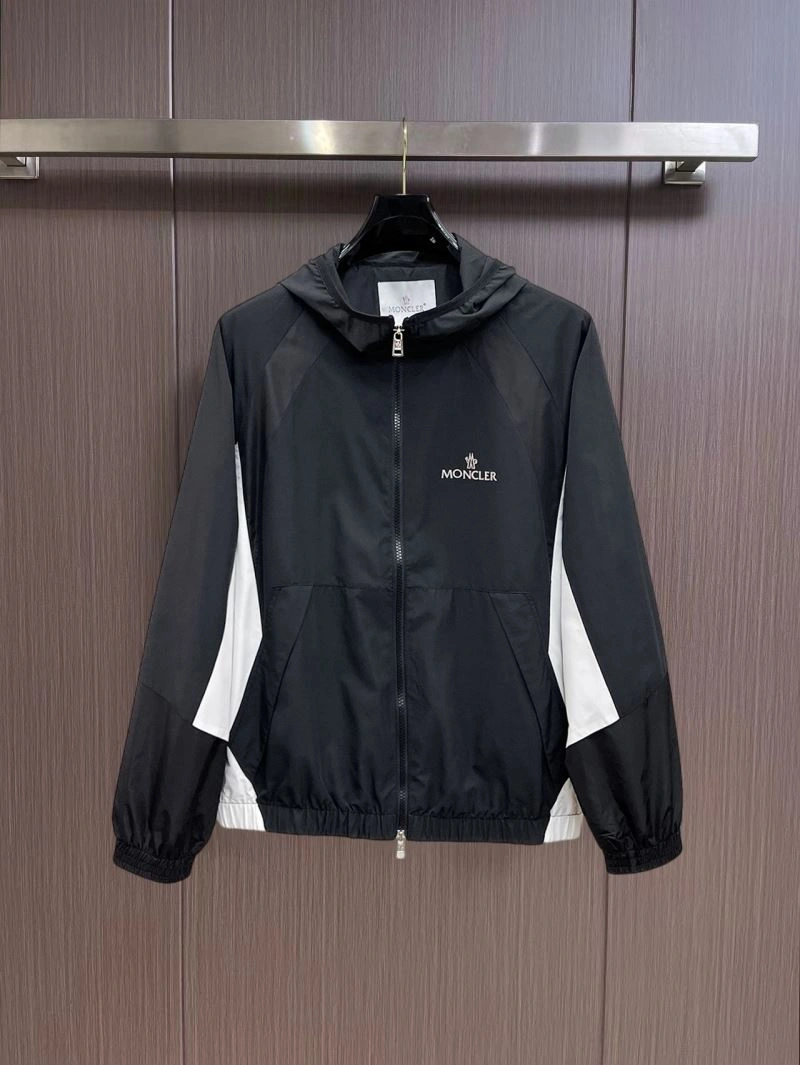 Effortless Moncler Outwear 141913