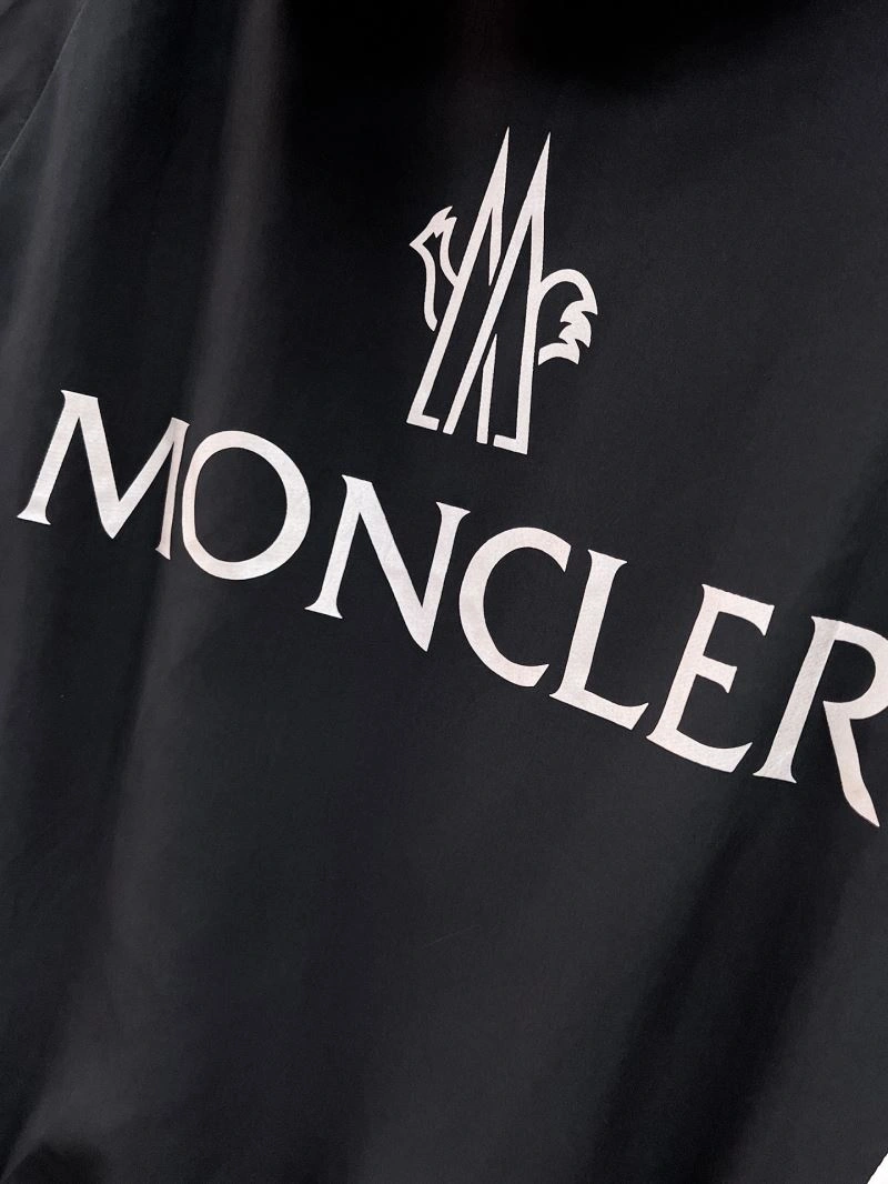Effortless Moncler Outwear 141913