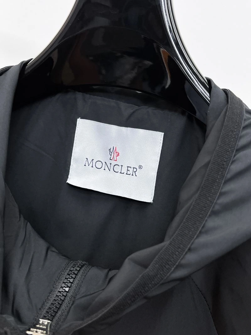 Effortless Moncler Outwear 141913