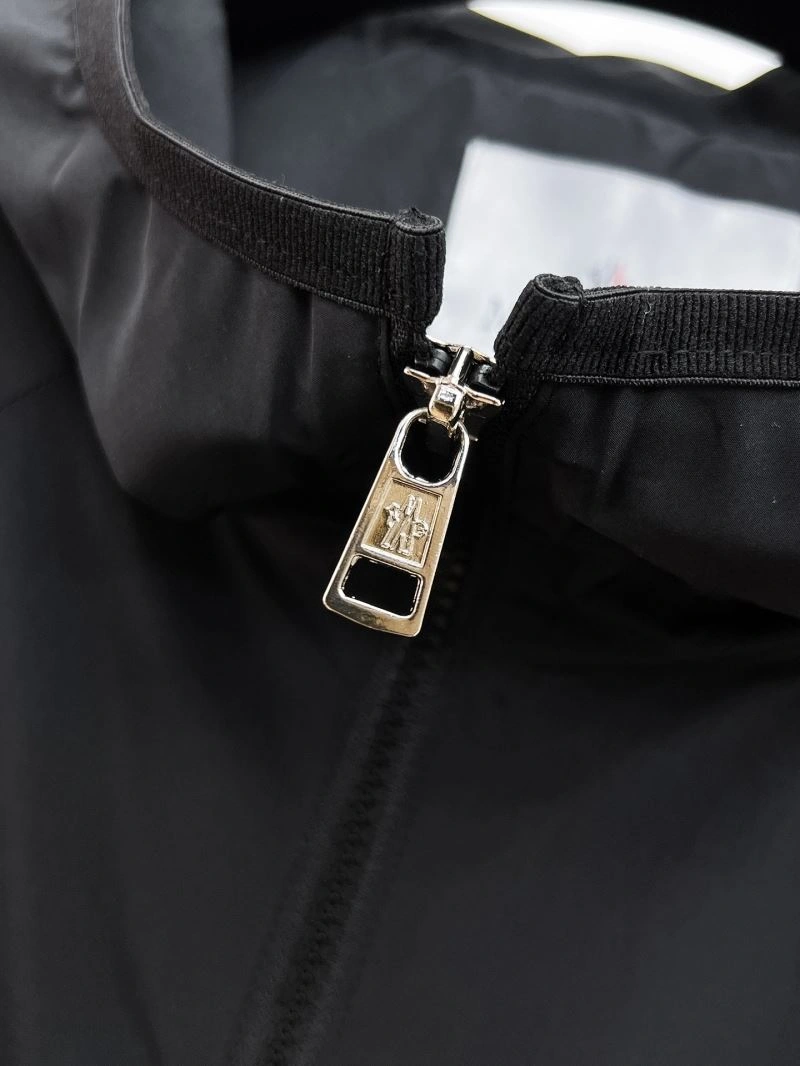 Effortless Moncler Outwear 141913