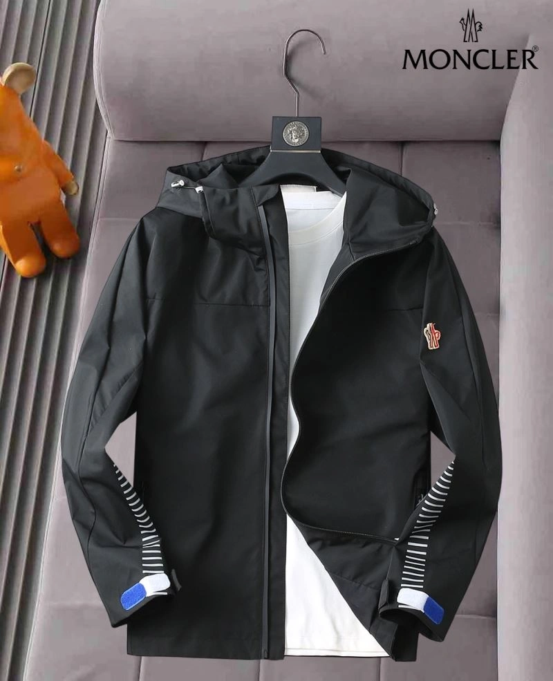 FlexibleFit Moncler Outwear 141903