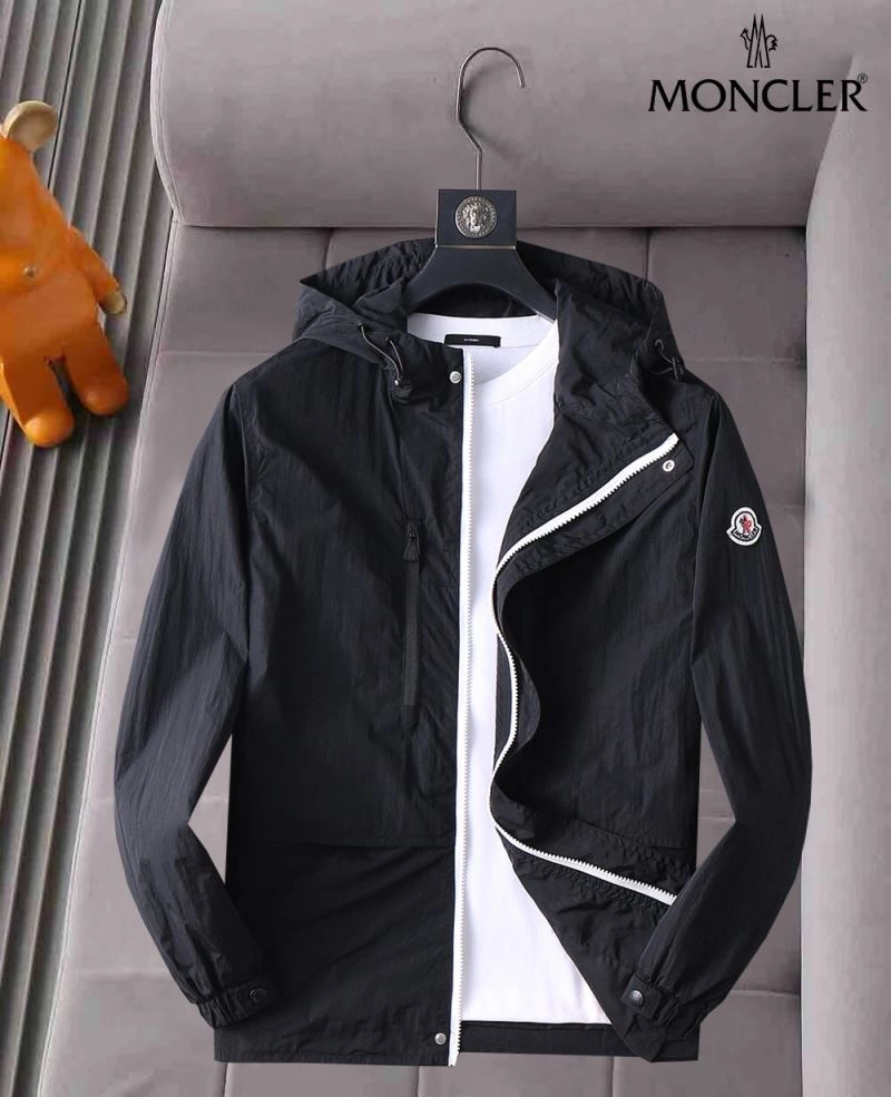 Classic Moncler Outwear 141915