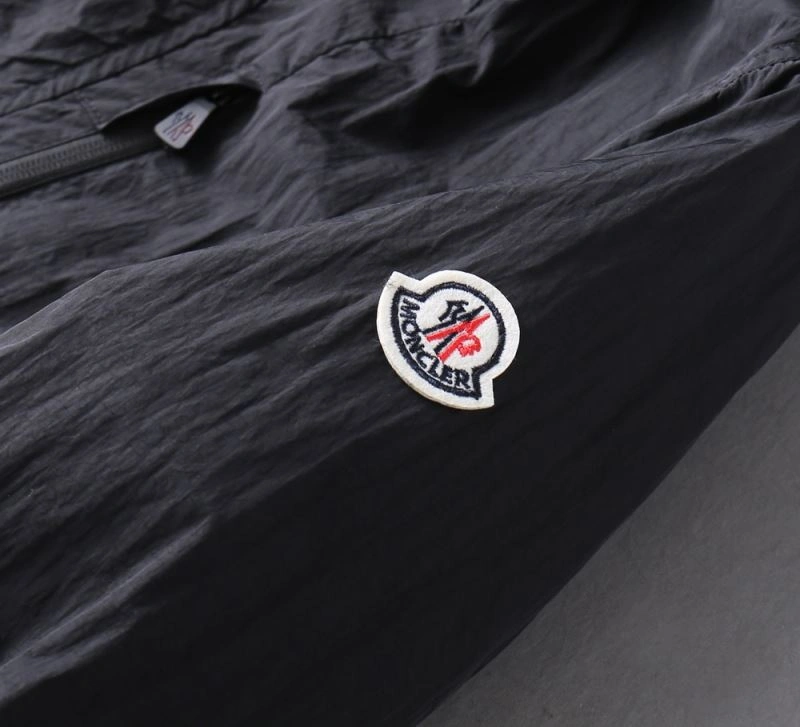 Classic Moncler Outwear 141915