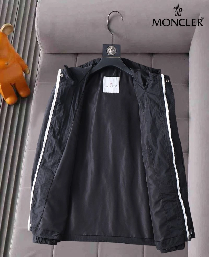 Classic Moncler Outwear 141915