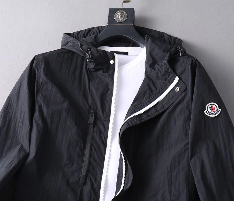 Classic Moncler Outwear 141915