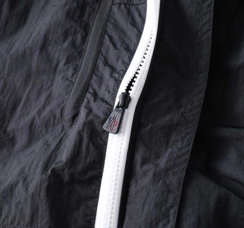 Classic Moncler Outwear 141915