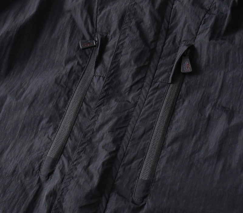 Classic Moncler Outwear 141915