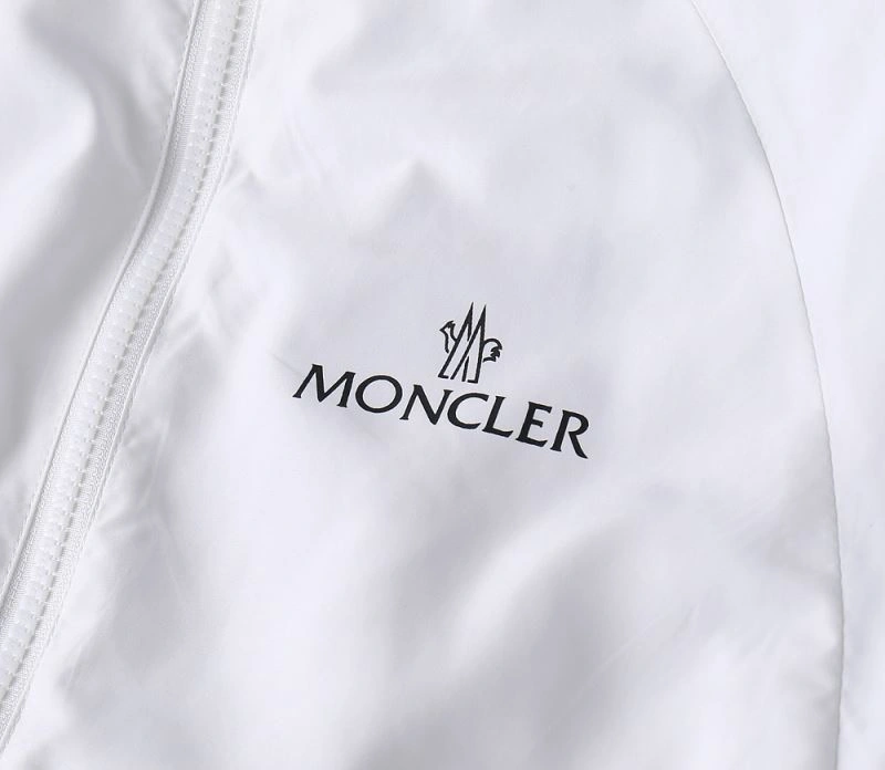 Moncler Outwear Fashionable 141905