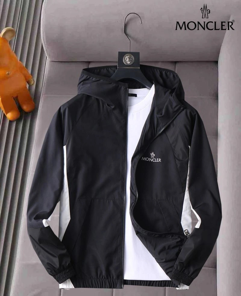 Moncler Outwear Fashionable 141905