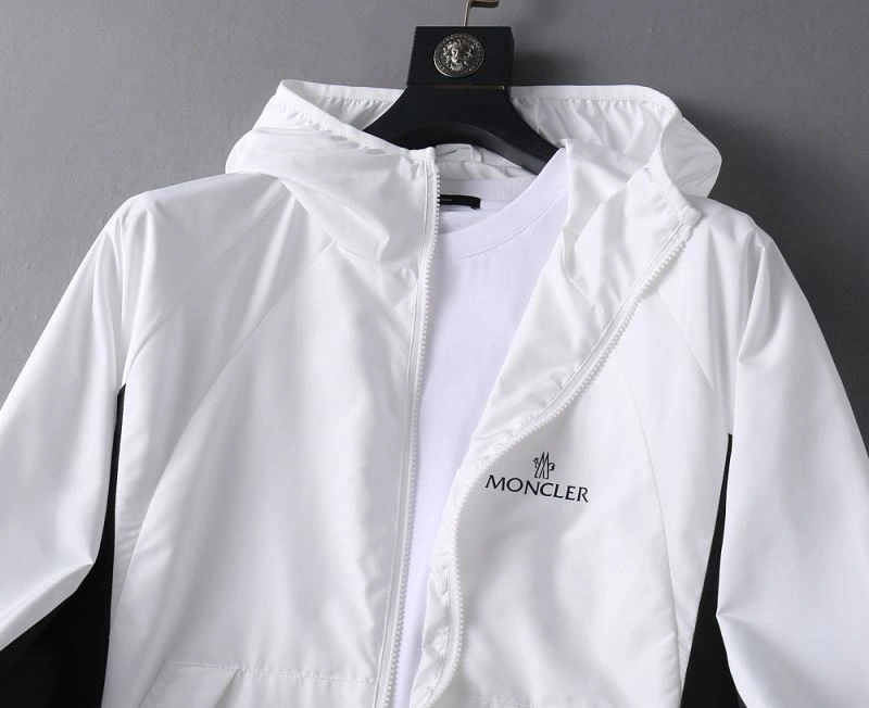 Moncler Outwear Fashionable 141905