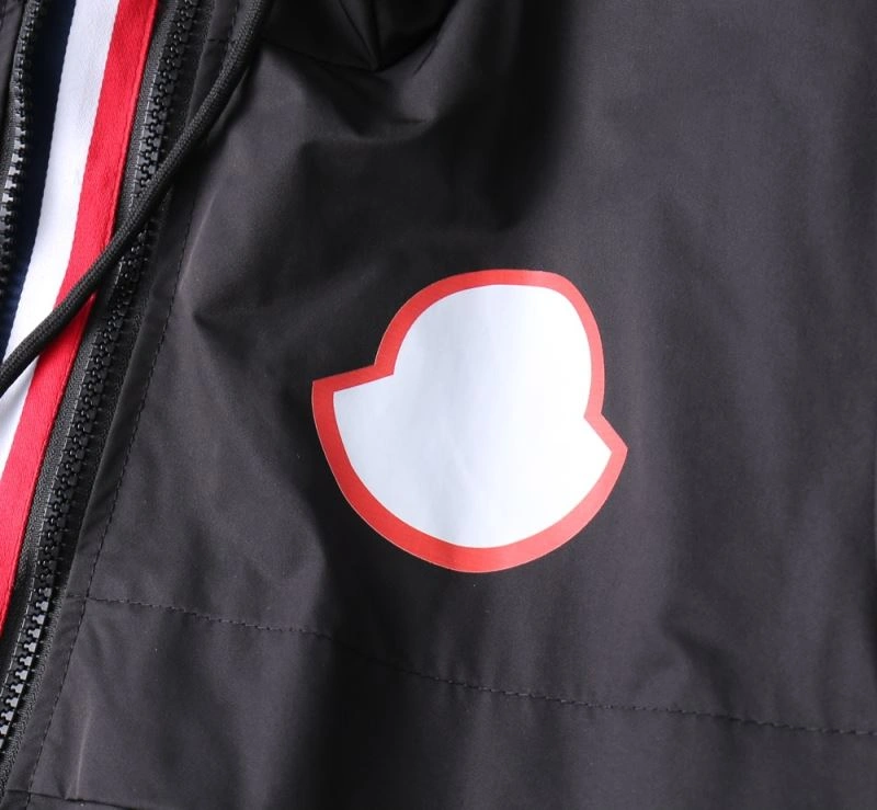Reliable Moncler Outwear 141901