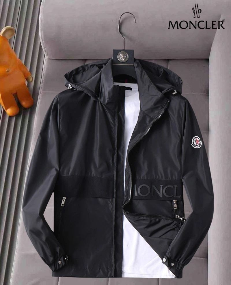 Vibrant Moncler Outwear 141899