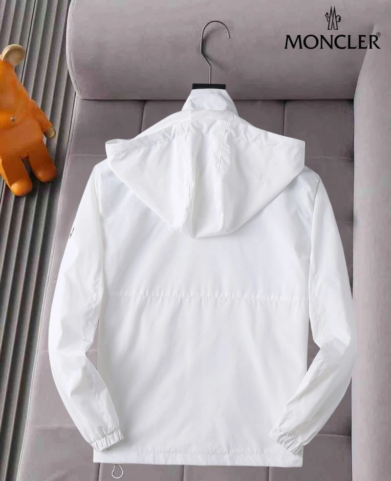 Vibrant Moncler Outwear 141899