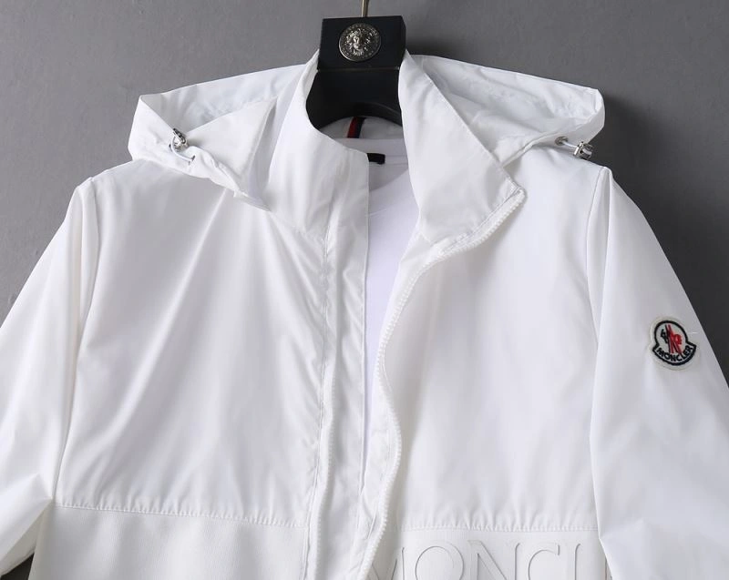 Vibrant Moncler Outwear 141899