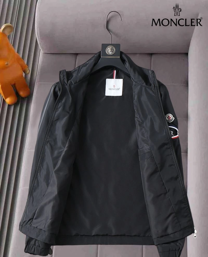 Trendy Moncler Outwear 141932