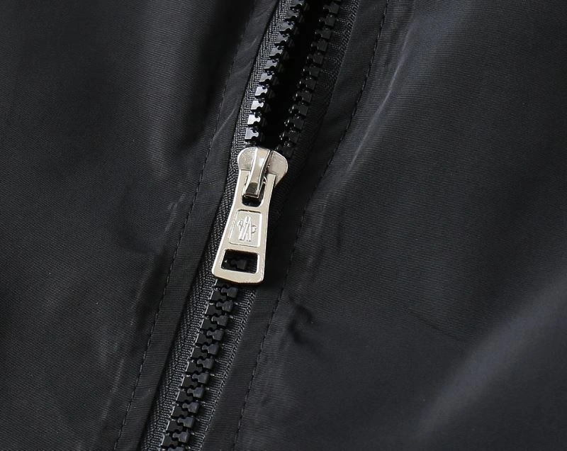Trendy Moncler Outwear 141932