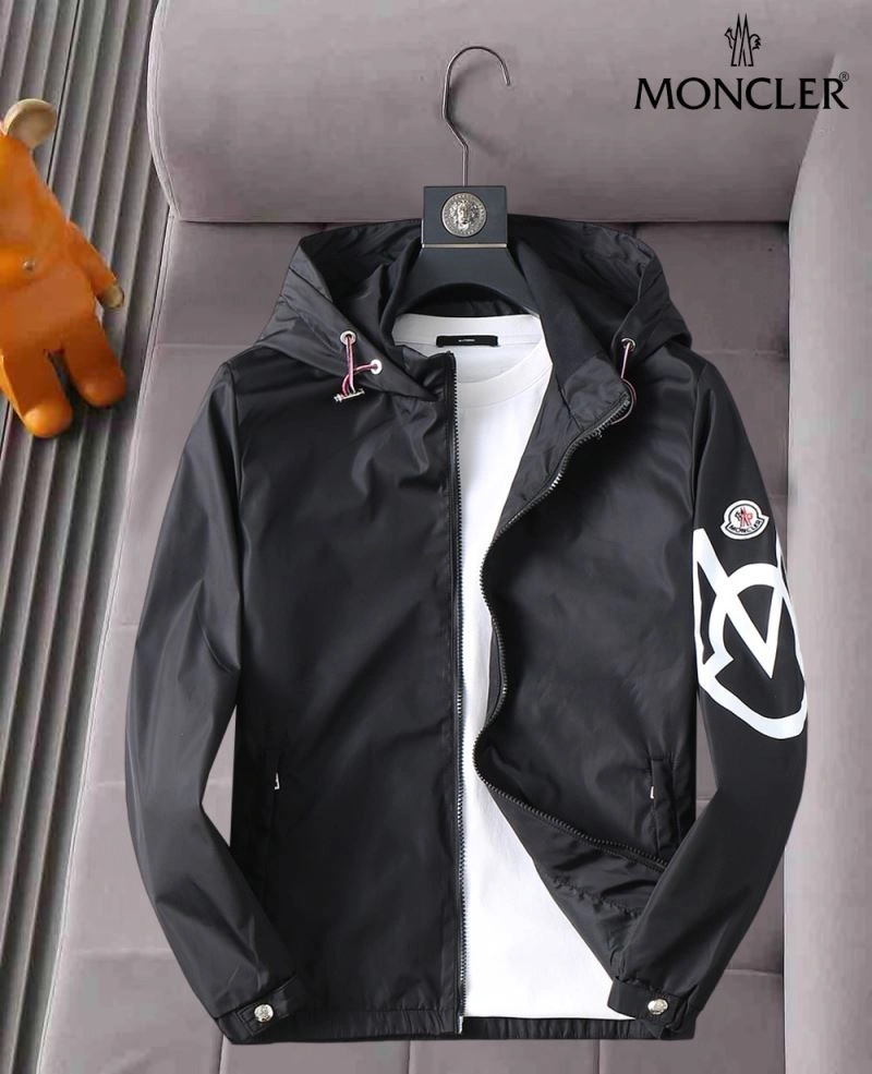 Moncler Outwear OdorResistant 141895