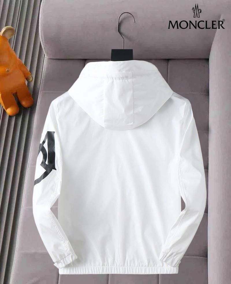 Moncler Outwear OdorResistant 141895
