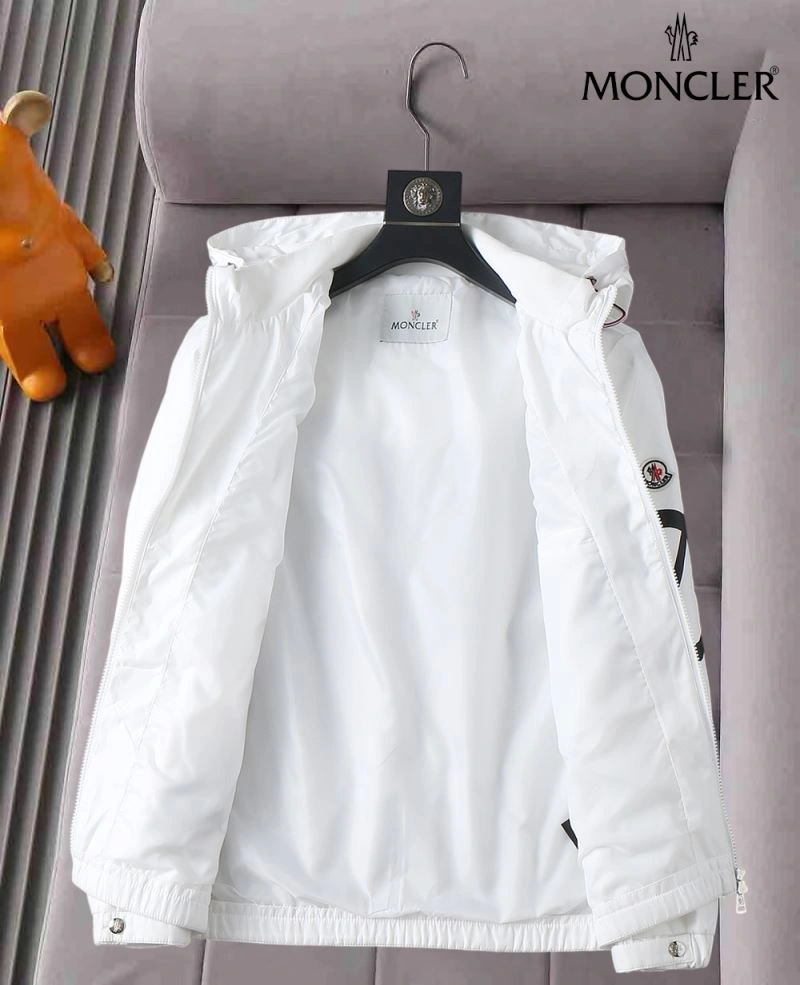Moncler Outwear OdorResistant 141895
