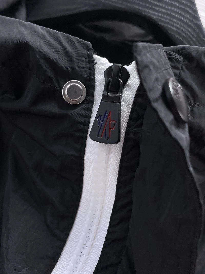 MoistureWicking Moncler Outwear 141887