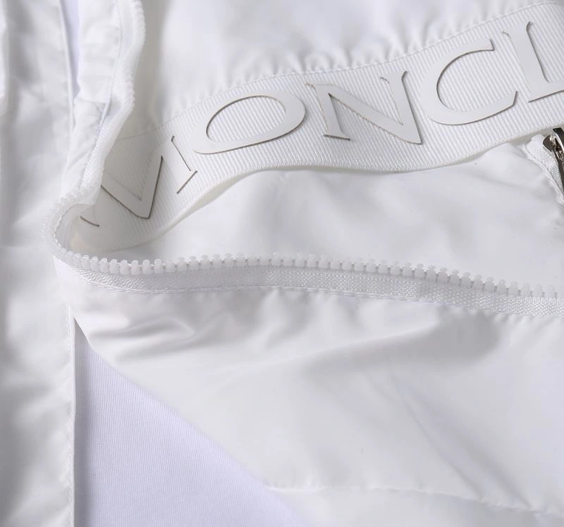 Moncler Outwear FlexibleFit 141873