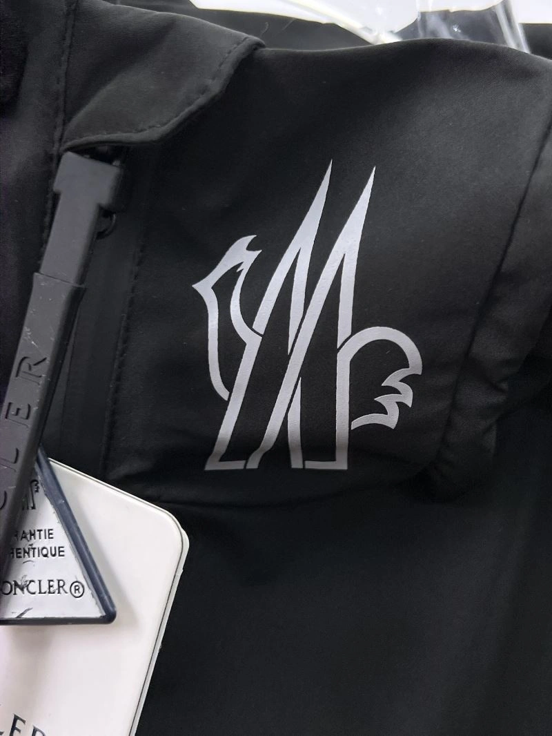 Tailored Moncler Outwear 141893