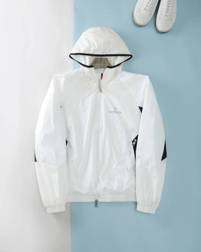 Moncler Outwear QuickDry 141871