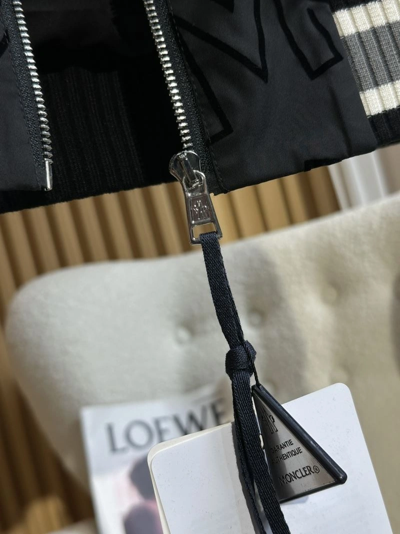 Moncler Outwear Packable 141868
