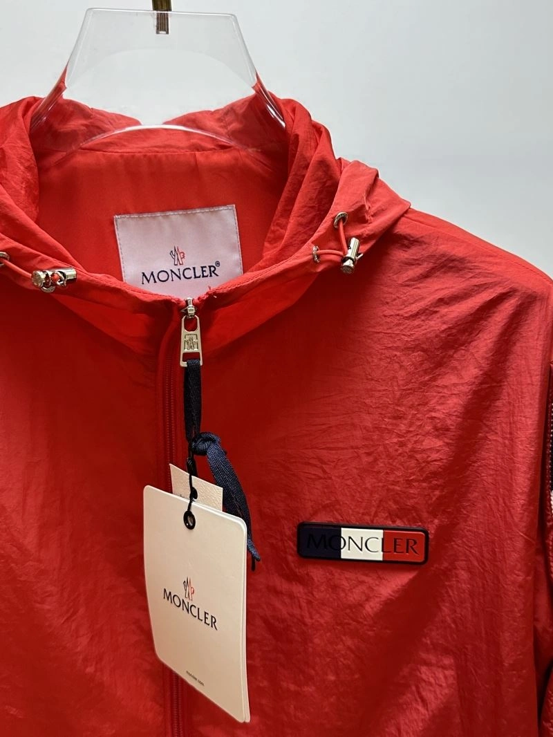 Moncler Outwear Compact 141876