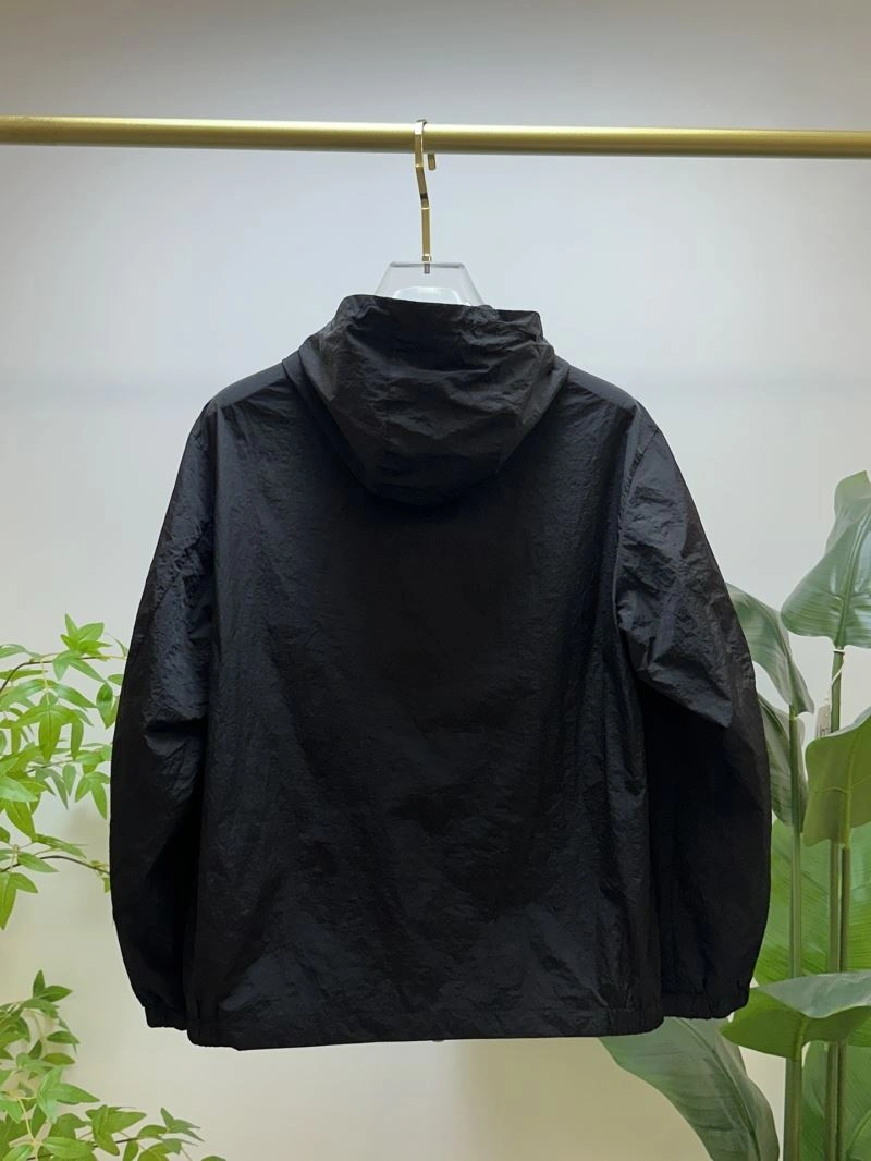 Moncler Outwear OnTrend 141870