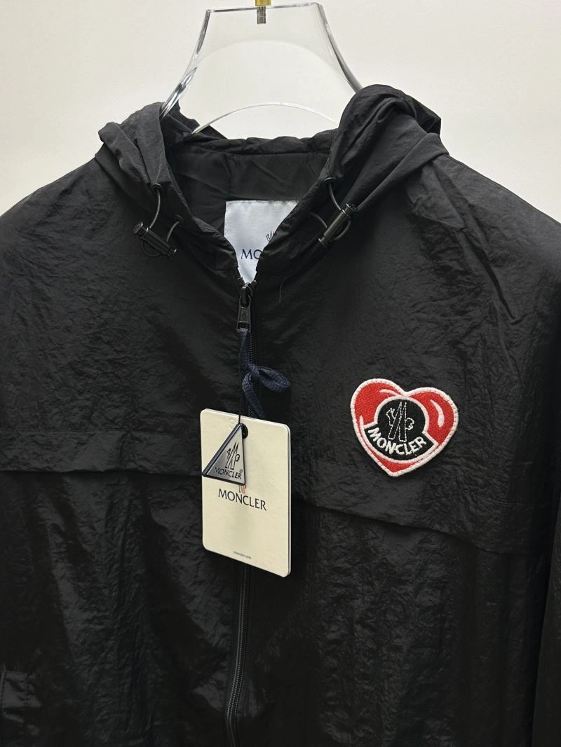 Premium Moncler Outwear 141869