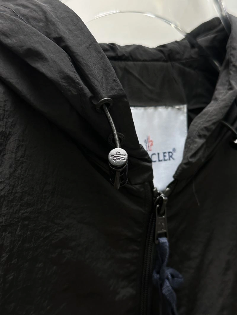 Premium Moncler Outwear 141869