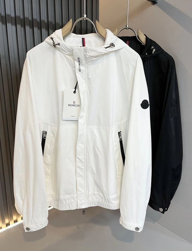 Moncler Outwear Classic 141859