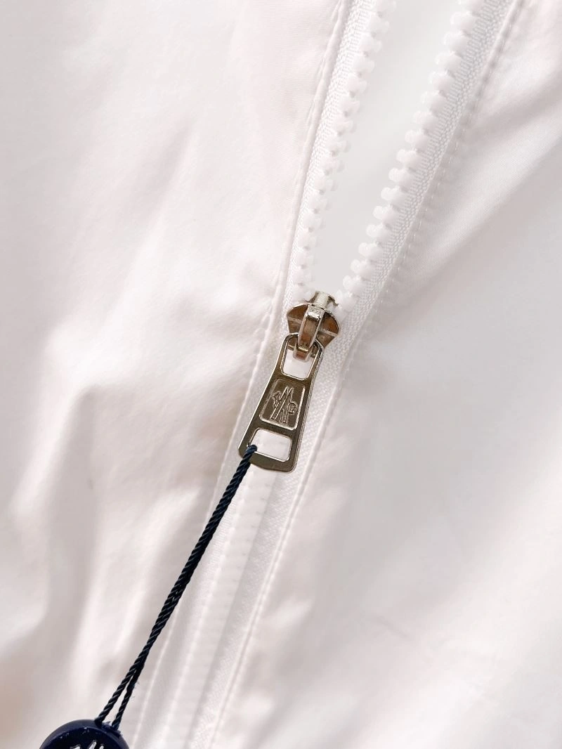 Elegant Moncler Outwear 141864