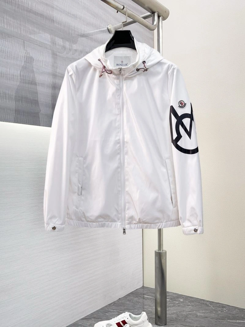 Effortless Moncler Outwear 141860