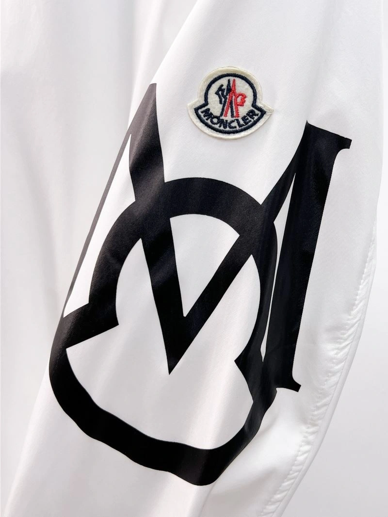 Effortless Moncler Outwear 141860