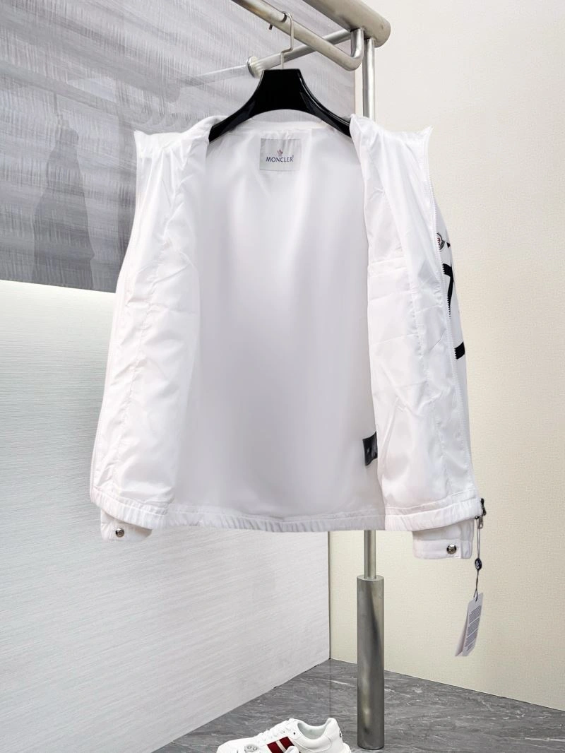 Effortless Moncler Outwear 141860